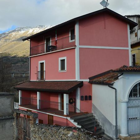 Appartamento Il Narciso Assergi Esterno foto